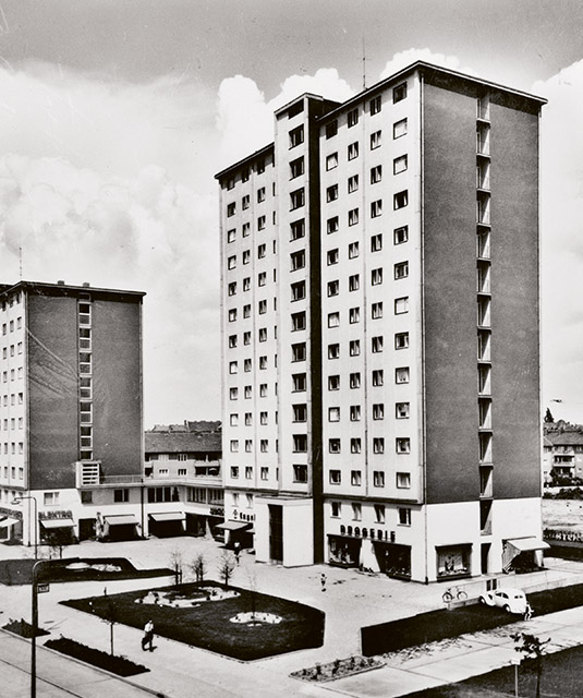 Mietshäuser in der Ziekowstrasse in Berlin 1953 (s/w) (Foto)